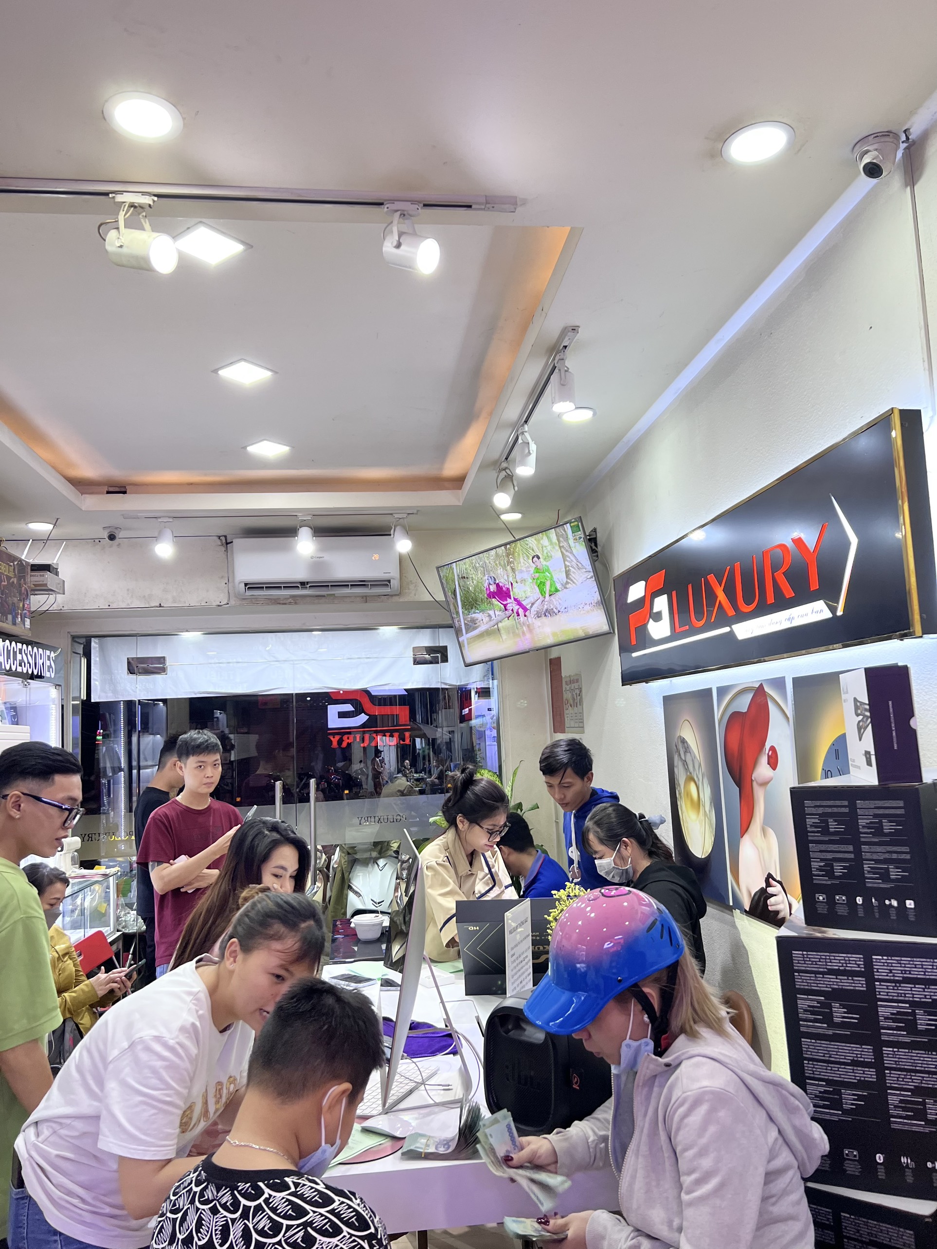 cửa hàng bán iPhone uy tín ở Sài Gòn