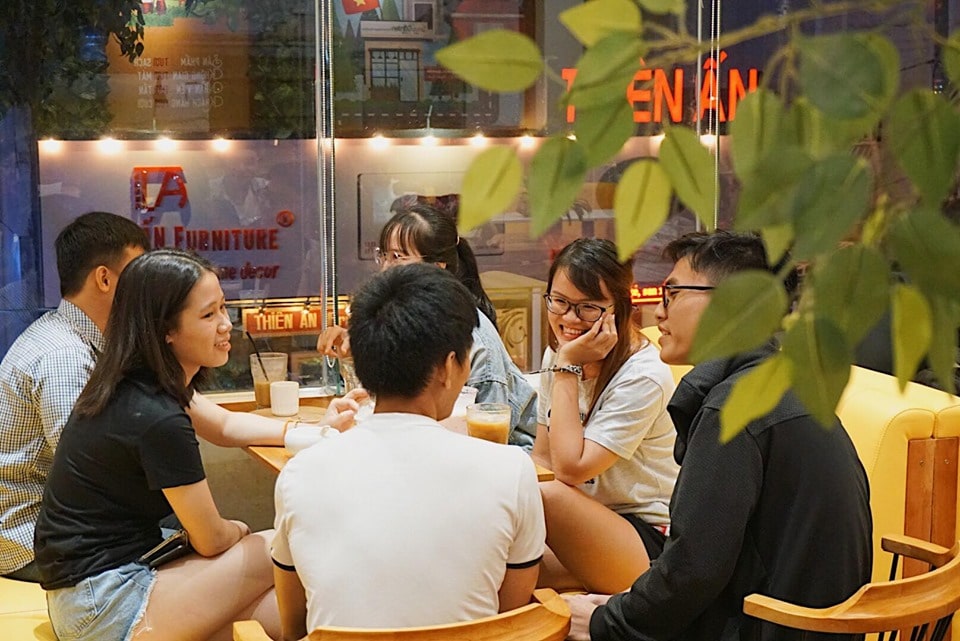 quán cà phê nói tiếng anh ở Sài Gòn