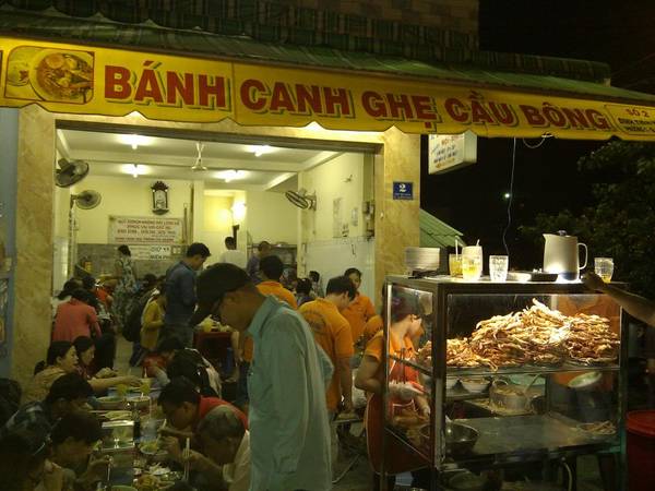 Bánh Canh Ghẹ Cầu Bông – Quán Bánh Canh Ghẹ Nổi Tiếng Sài Gòn