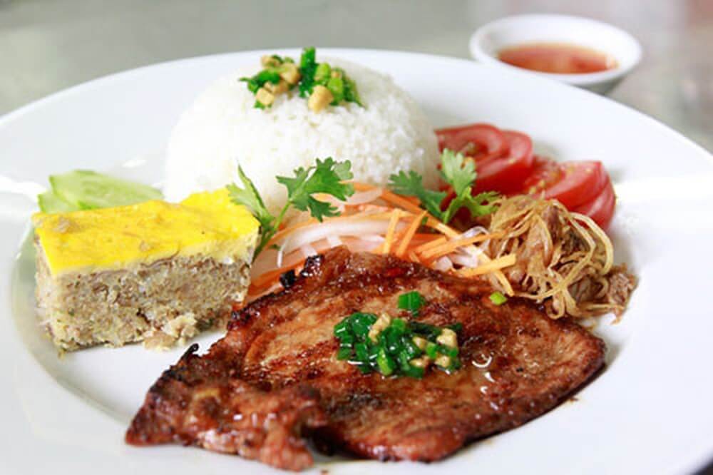 10 quán cơm tấm ngon nhất Sài Gòn Quận 1" mờ nhạt" thực khách
