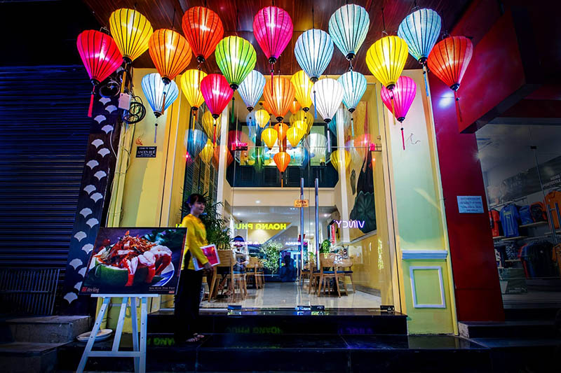 Nhà Hàng Đèn Lồng 