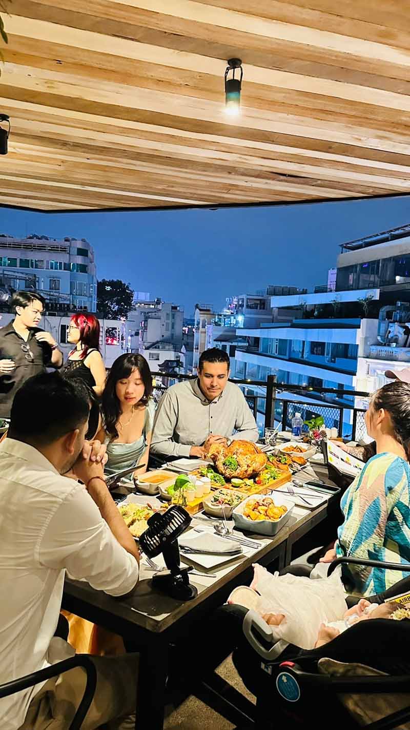 nhà hàng kiểu Mỹ Sài Gòn nhà hàng kiểu Mỹ Sài Gòn