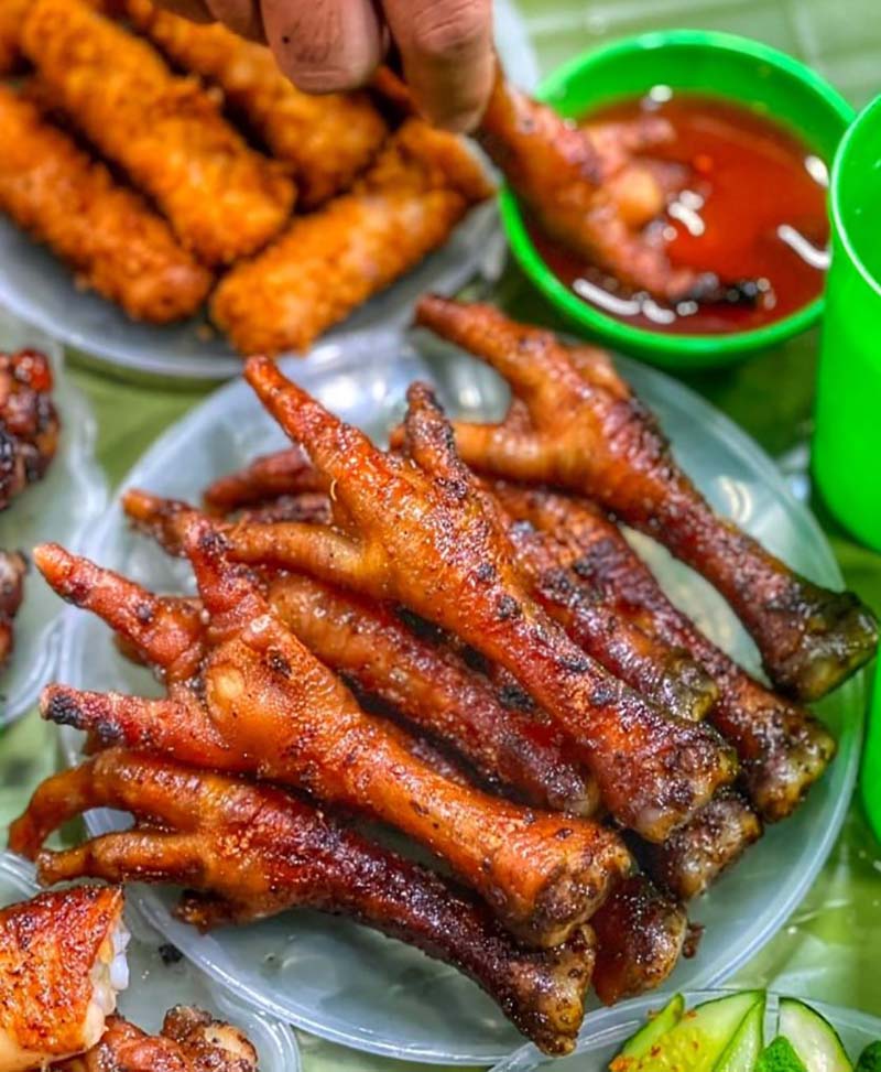quán chân gà nướng Hà Nội Chí Phèo
