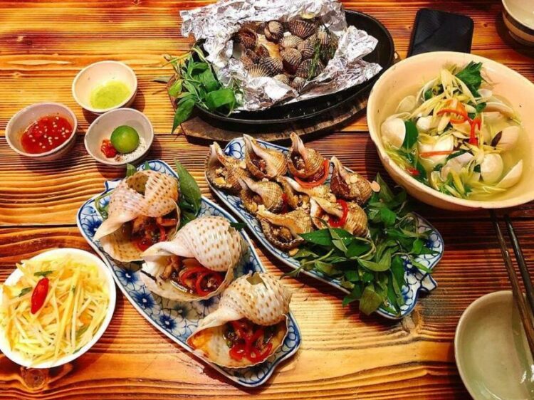 Món Ngon Phú Nhuận - Ốc Quỳnh