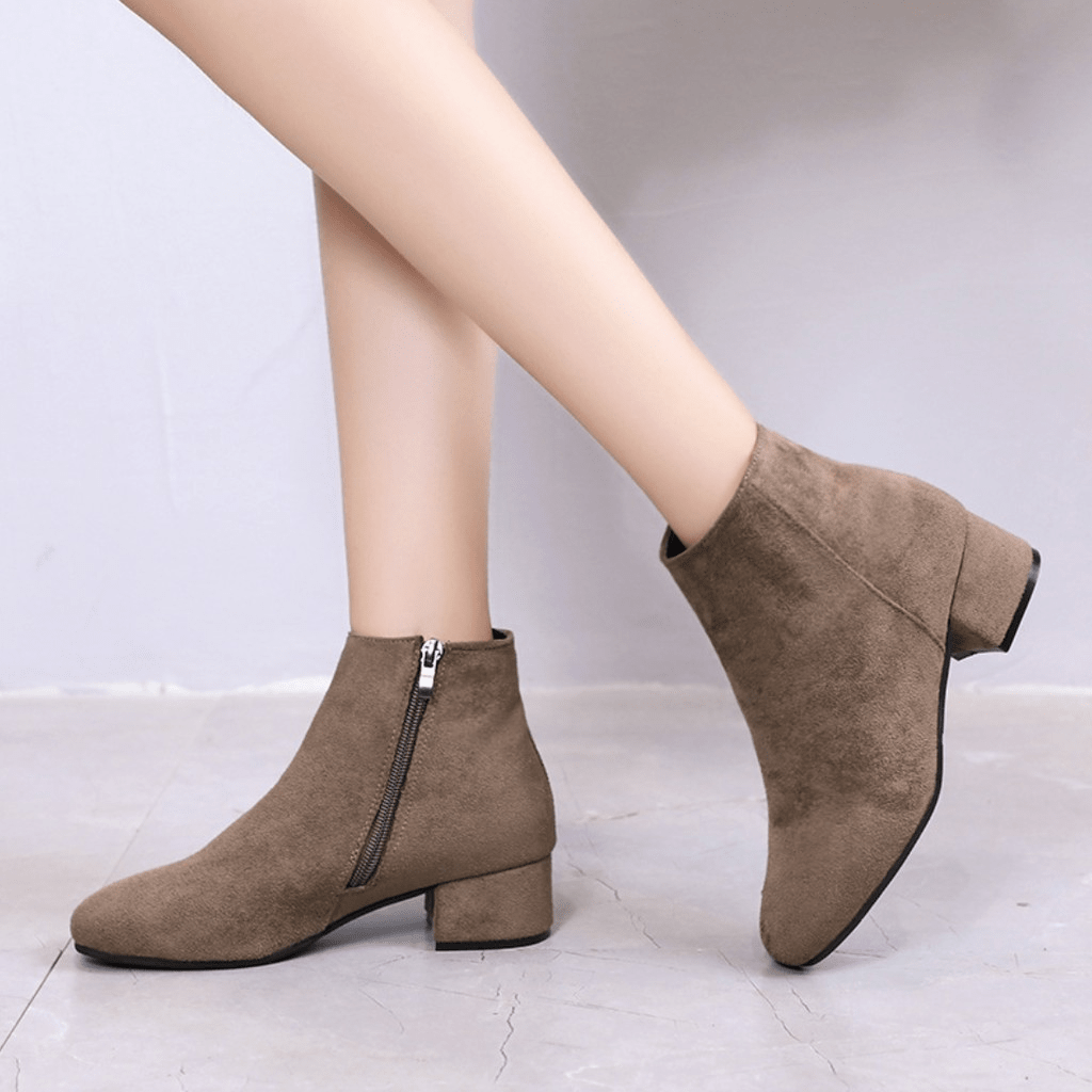 Top 10 Shop bán giày boot nữ đẹp nhất TP.HCM - toplist.vn