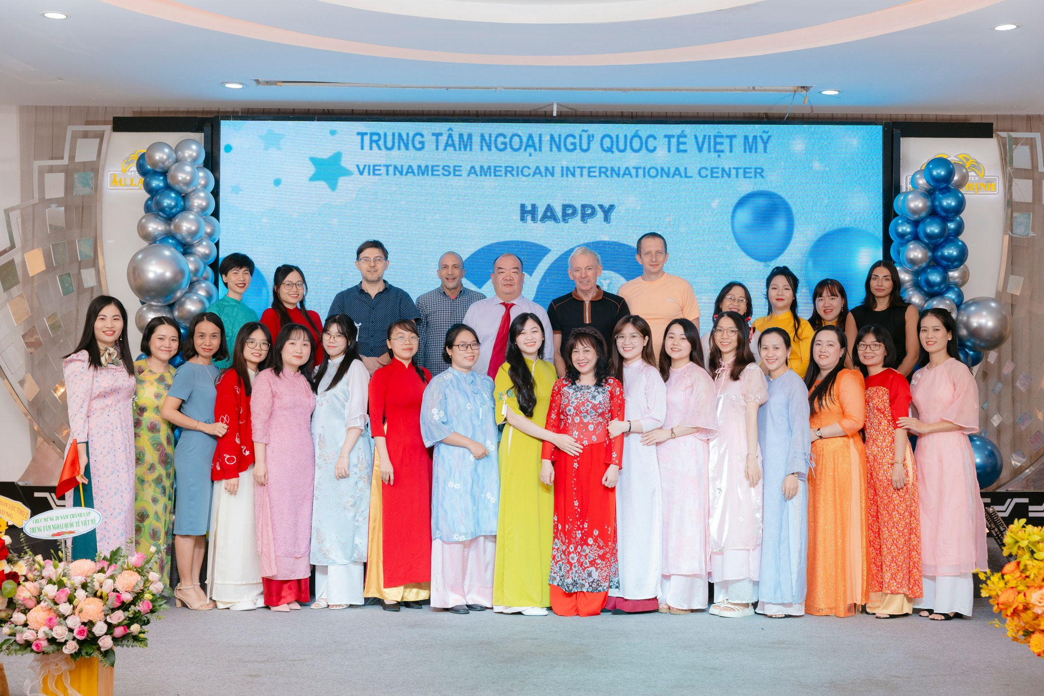 Trung Tâm Quốc Tế Việt Mỹ (VAIC)