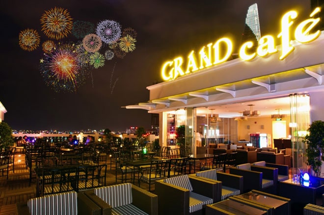 Rooftop Grand Lounge