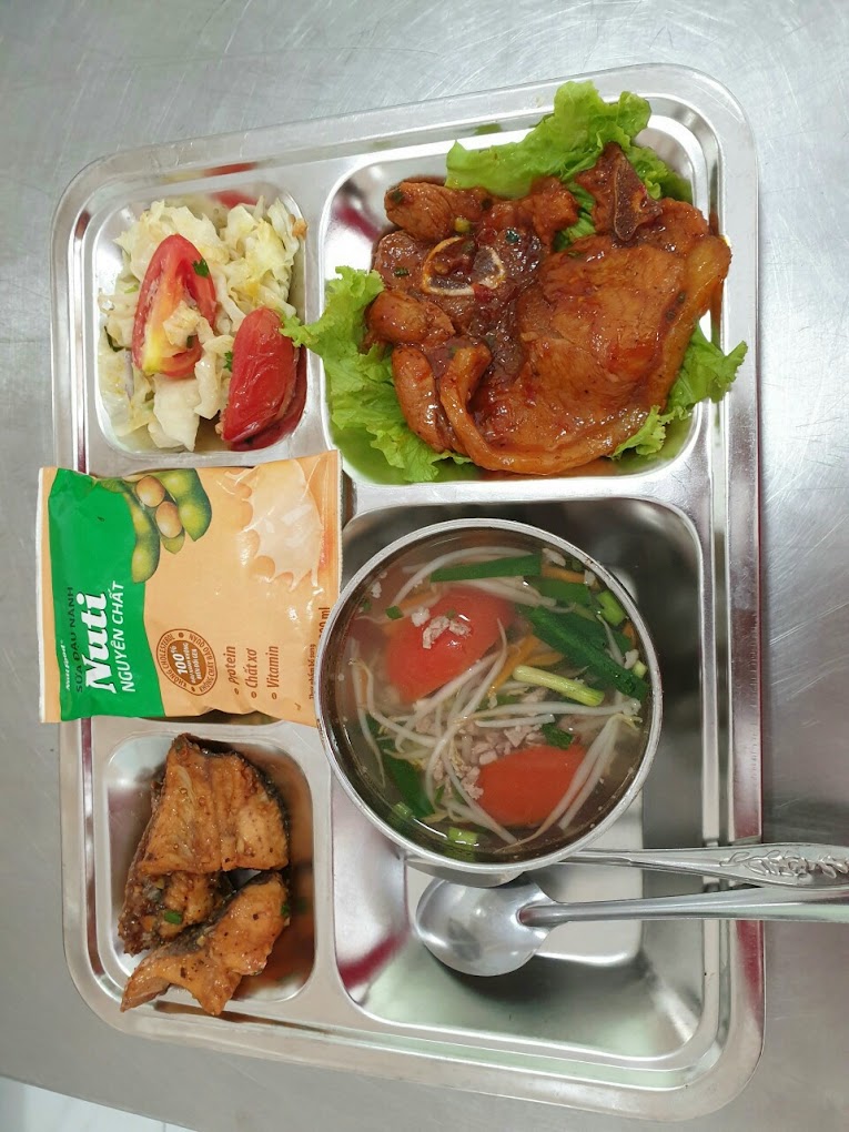 Suất ăn công nghiệp Long An