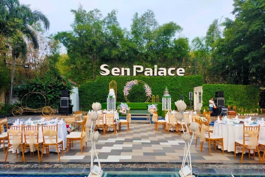 Nhà Hàng Sen Palace