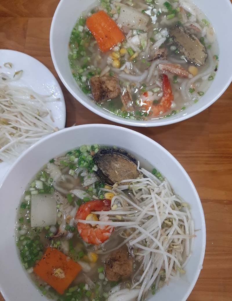 bánh canh ghẹ Phú Quốc Hình ảnh tô bánh canh ghẹ đặc biệt có giá 130k