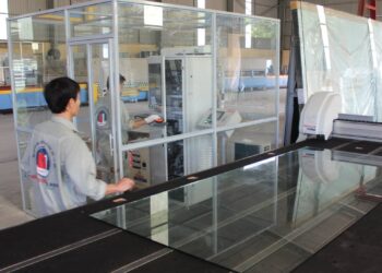 Kính Cường Lực Hồng Đức