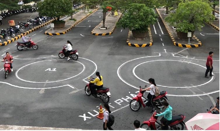 thi bằng lái xe máy ở Huế