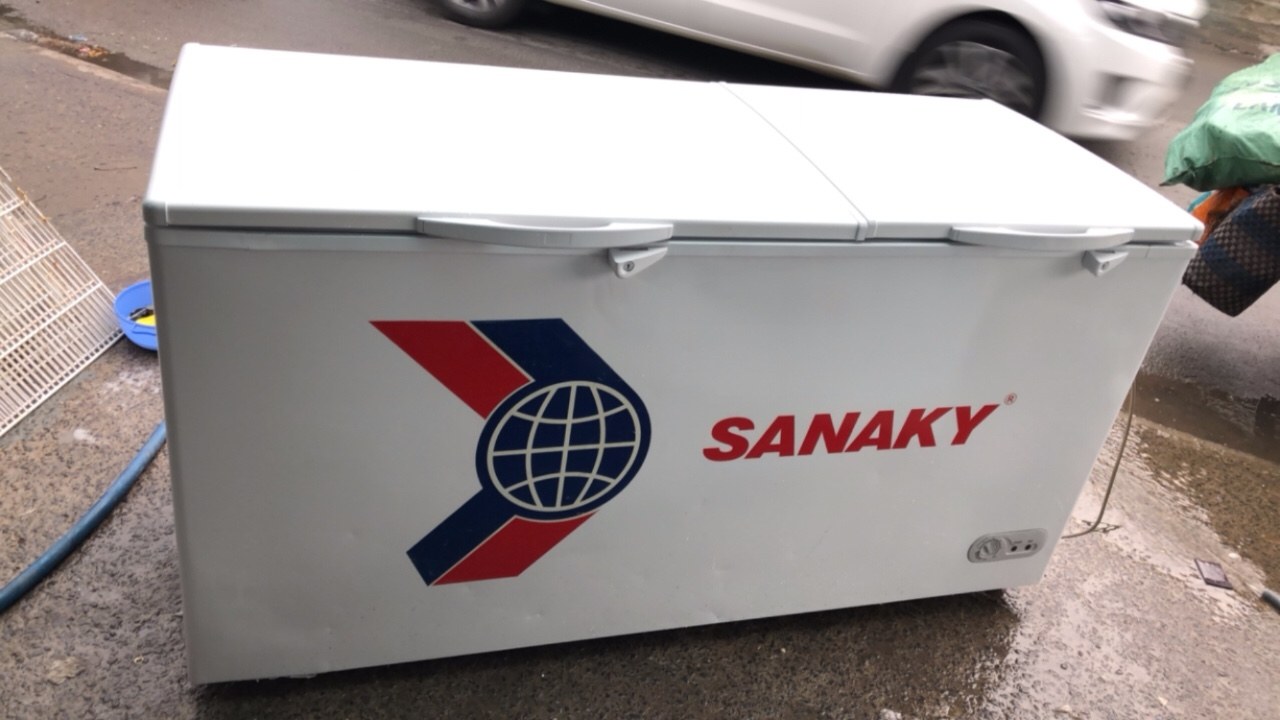 Tủ mát Sanaky thanh lý 240 lít VH-308WL