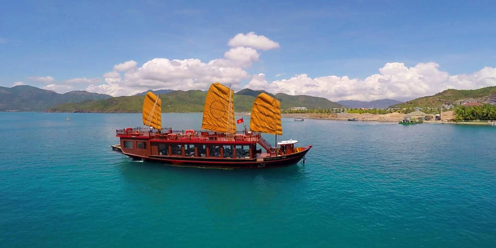 Thuê du thuyền Nha Trang 
