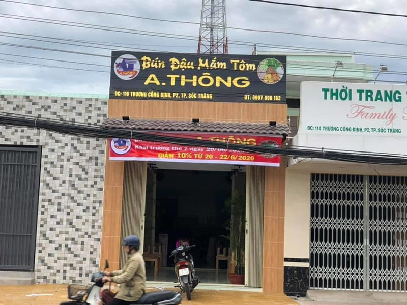 bún đậu mắm tôm Sóc Trăng Quán nổi bật với mắm tôm thơm ngon, đậm đà, kết hợp cùng các topping chất lượng