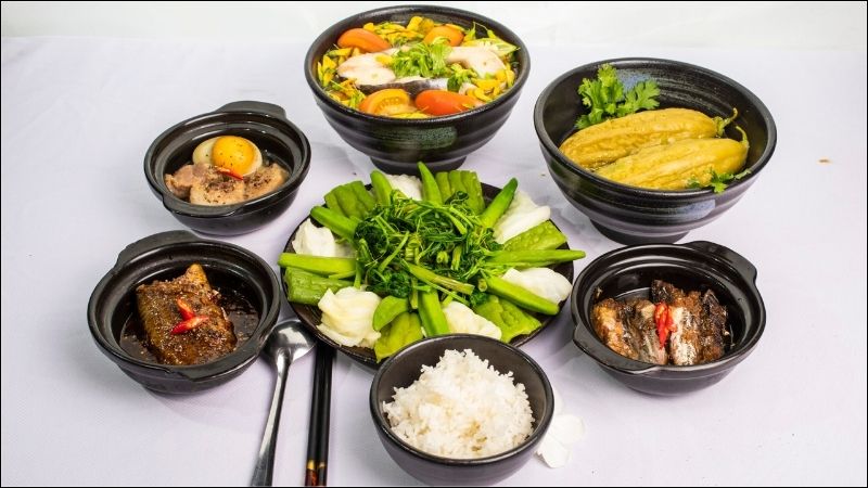 Quán ăn Bình Minh nổi tiếng với các phần cơm văn phòng Nha Trang chất lượng