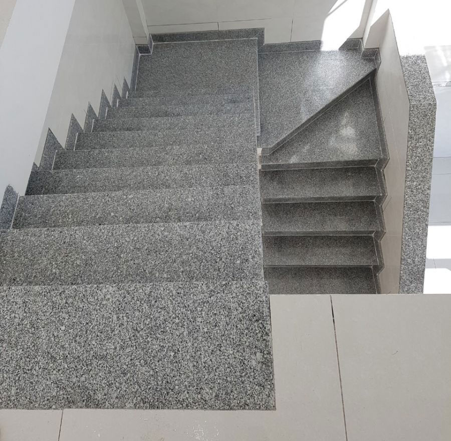 đá ốp cầu thang Thái Bình