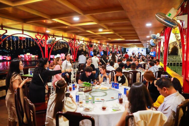 Nhà hàng Long An - Thuỷ Tạ