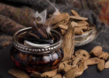 Cửa hàng trầm hương quảng ninh