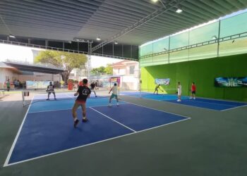 sân pickleball long xuyên