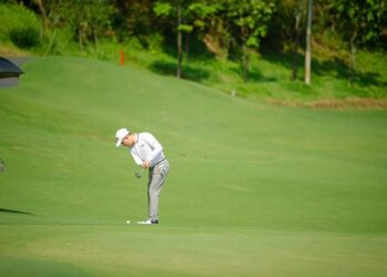 sân golf Hòa Bình