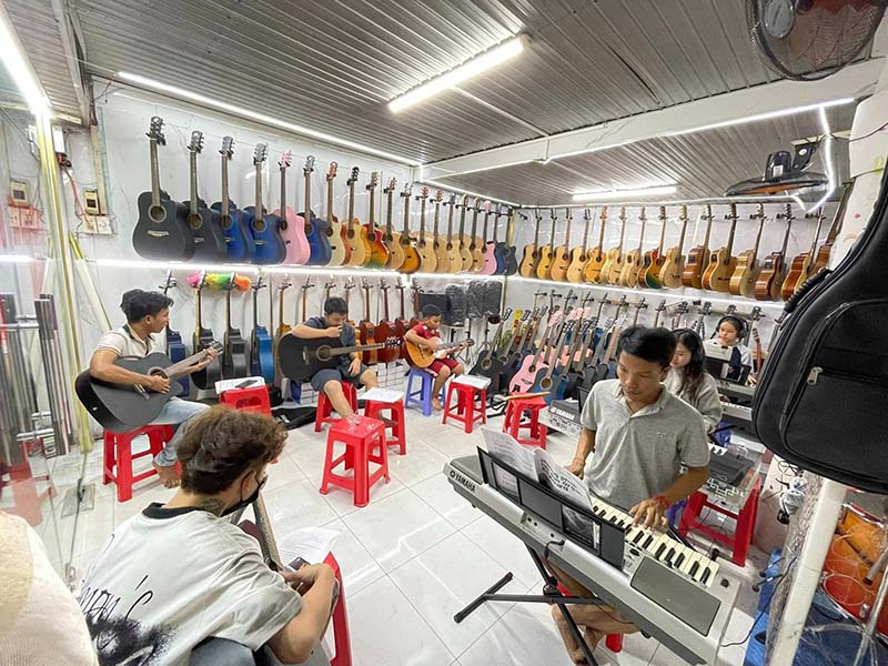shop guitar Bình Dương