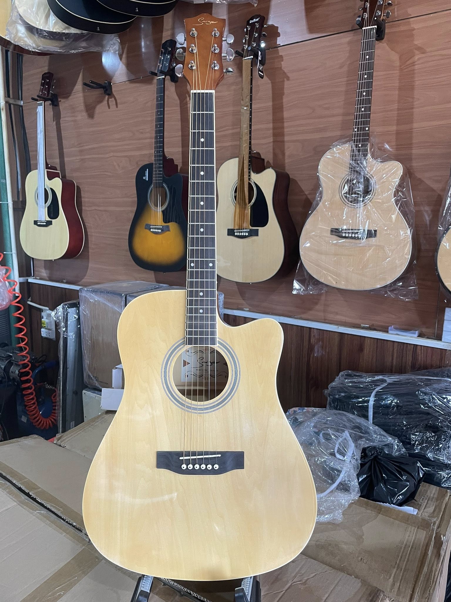 shop guitar gia lai