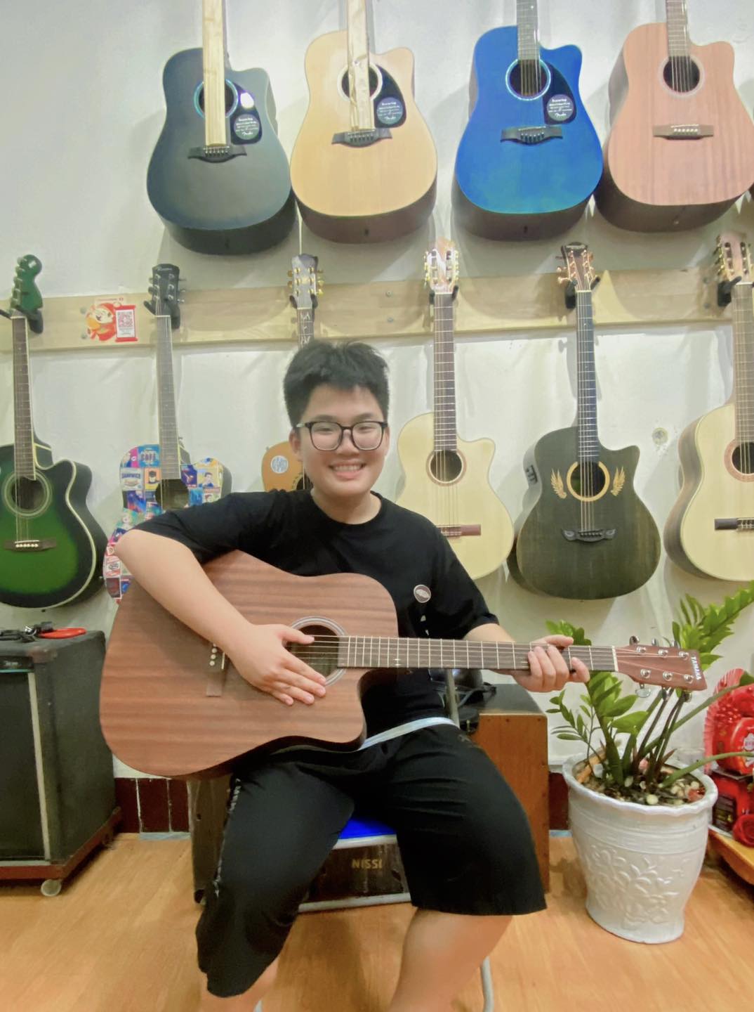 shop guitar hà nam