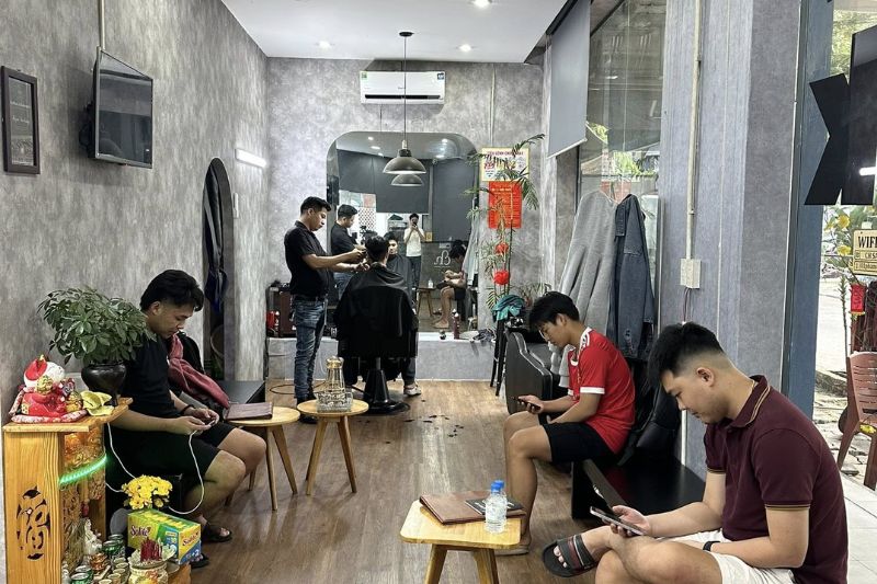 cắt tóc nam cẩm lệ